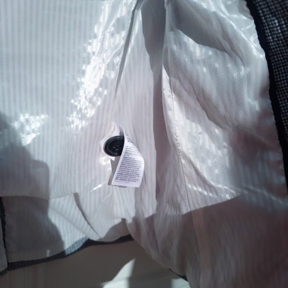 Banana Republic Woman's Grey Plaid Seersucker Blazer, Size US 2 - Picture 8 of 8